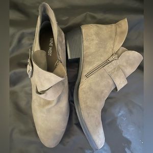 Womens like new brown ankle boots 👢